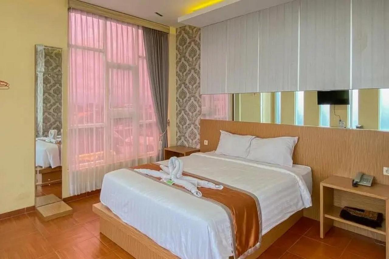 De Malang Sweet Homestay Syariah Mitra Reddoorz Екстер'єр фото